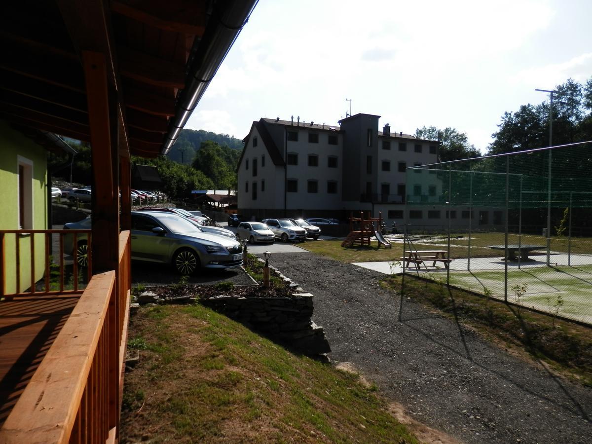 Wellness Hotel Hluboky Dvur Hrubá Voda Exterior photo